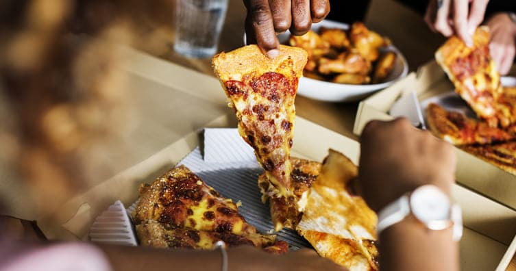 Takeaway pizza dinner min