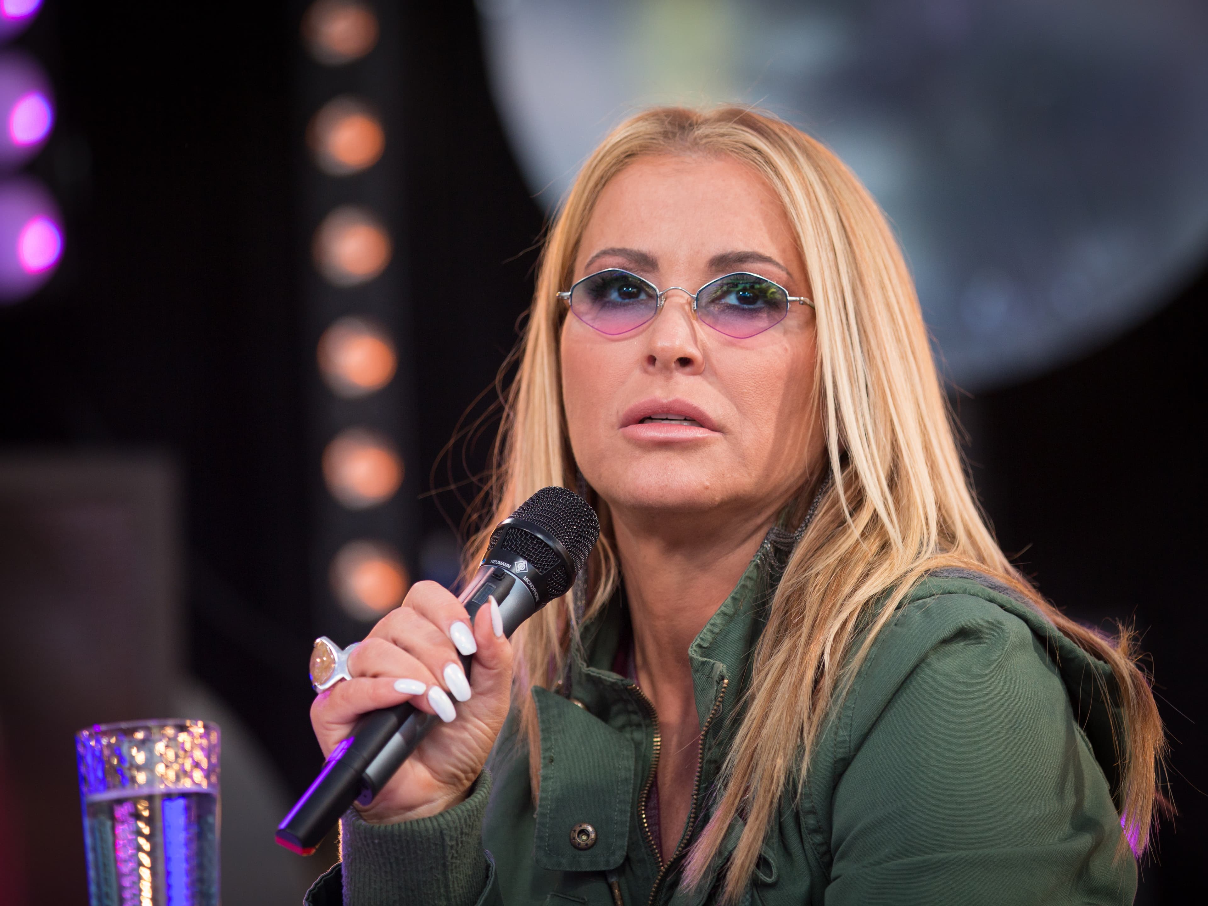 Anastacia 3836
